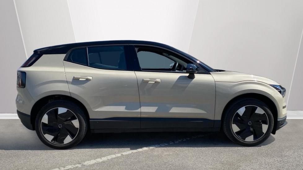 Volvo EX30 200kW SM Extended Range Plus 69kWh 5dr Auto Electric Estate - Image 3