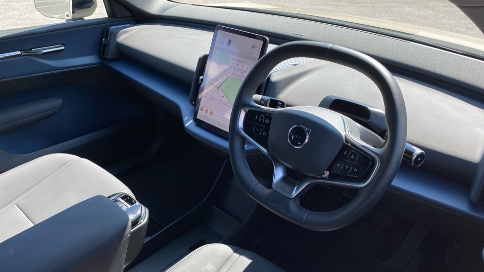 Volvo EX30 200kW SM Extended Range Plus 69kWh 5dr Auto Electric Estate - Image 4