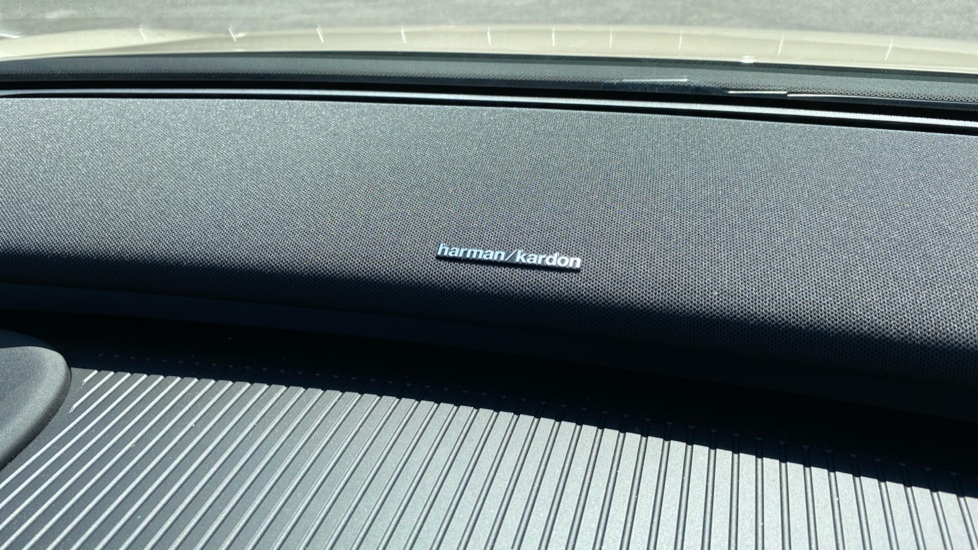 Volvo EX30 200kW SM Extended Range Plus 69kWh 5dr Auto Electric Estate - Image 24