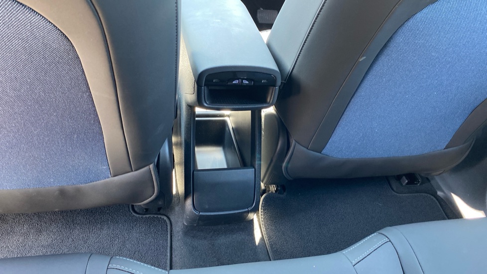 Volvo EX30 200kW SM Extended Range Plus 69kWh 5dr Auto Electric Estate - Image 31