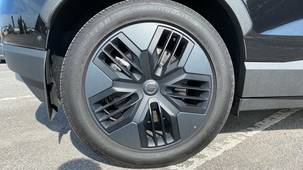 Volvo EX30 315kW TM Perf Cross Country Ultra 69kWh 5dr Auto Electric Estate - Image 9