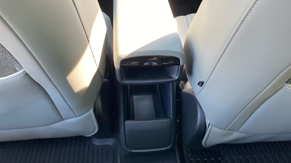 Volvo EX30 315kW TM Perf Cross Country Ultra 69kWh 5dr Auto Electric Estate - Image 34