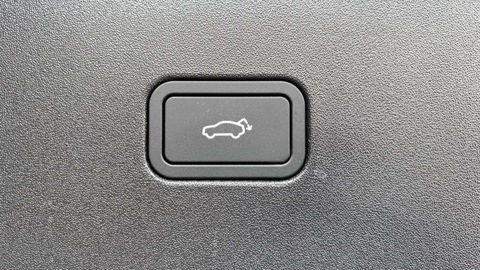 Volvo EX30 200kW Single Motor Plus 51kWh 5dr Auto Electric Estate - Image 35
