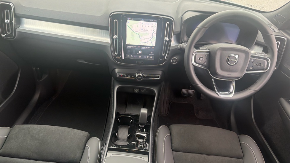 Volvo XC40 2.0 B4P Plus Dark 5dr Auto Petrol Estate - Image 5
