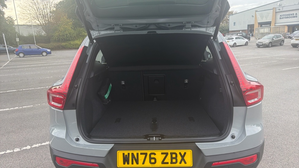 Volvo XC40 2.0 B4P Plus Dark 5dr Auto Petrol Estate - Image 13