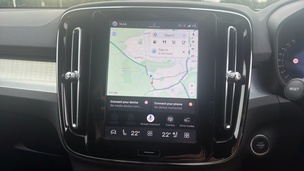 Volvo XC40 2.0 B4P Plus Dark 5dr Auto Petrol Estate - Image 16