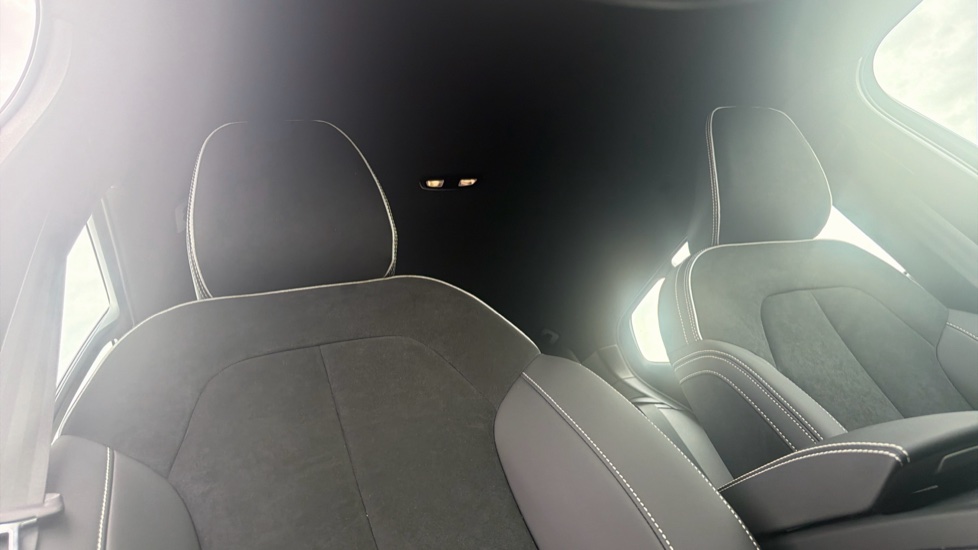 Volvo XC40 2.0 B4P Plus Dark 5dr Auto Petrol Estate - Image 29