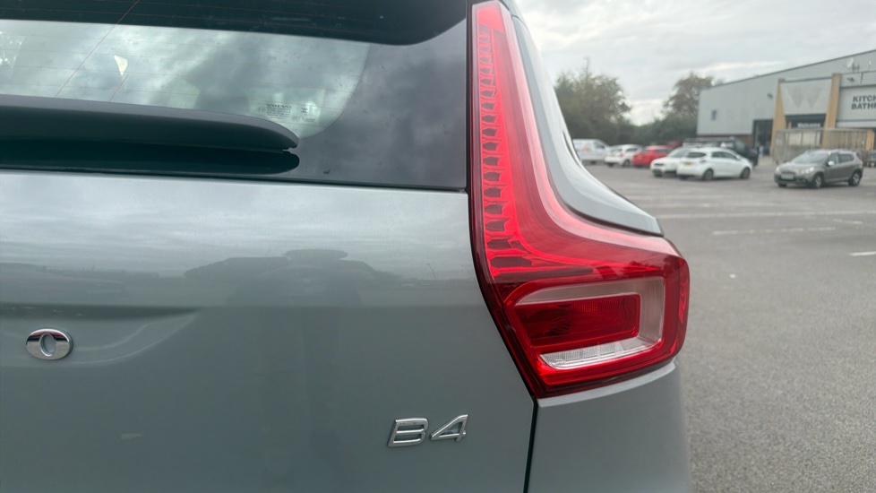 Volvo XC40 2.0 B4P Plus Dark 5dr Auto Petrol Estate - Image 34