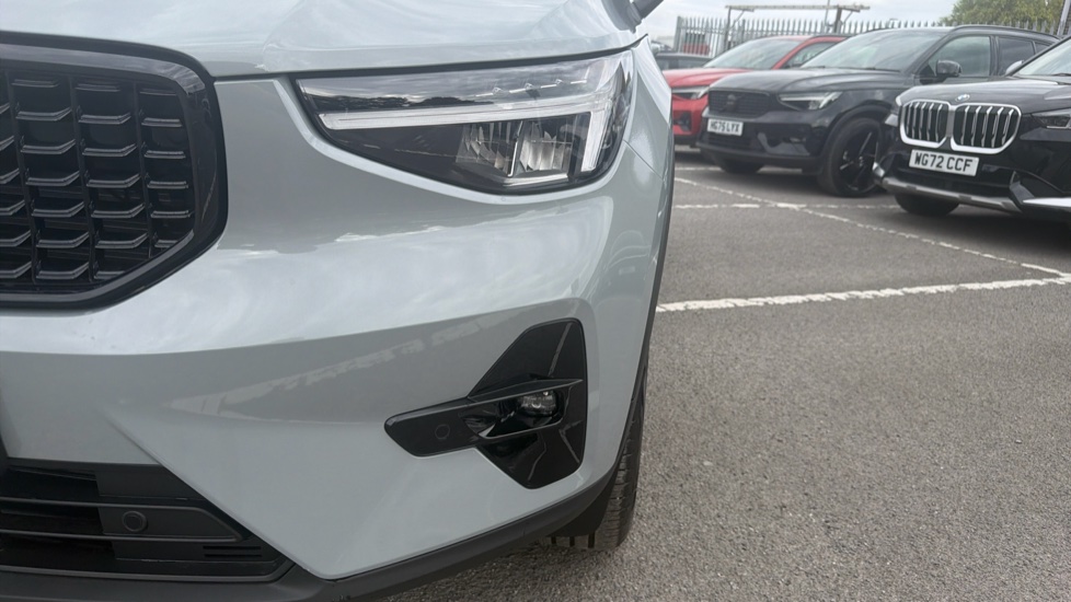 Volvo XC40 2.0 B4P Plus Dark 5dr Auto Petrol Estate - Image 36