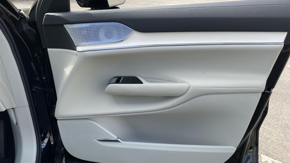 Volvo EX90 300kW Twin Motor Ultra 111kWh 5dr Auto Electric Estate - Image 30