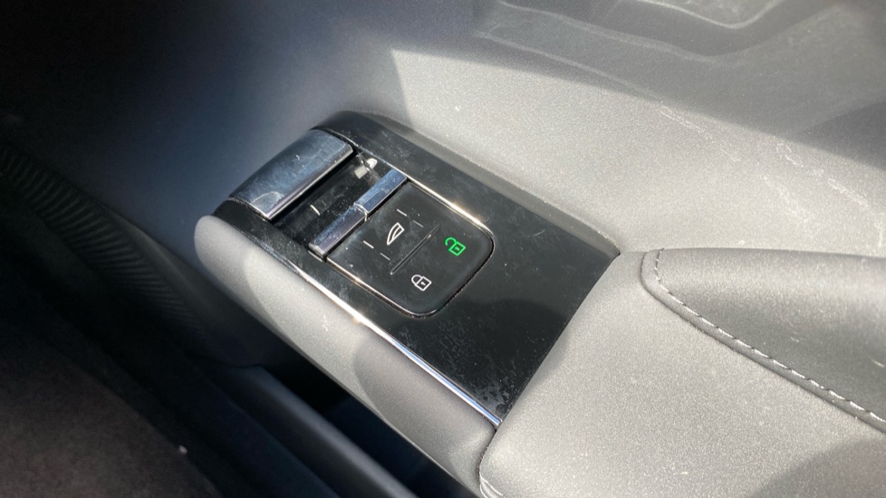 Volvo ES90 245kW SM Extended Range Plus 92kWh 5dr Auto Electric Hatchback - Image 23