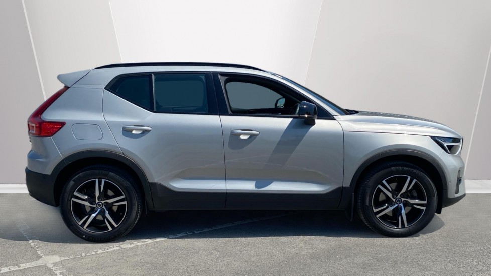 Volvo XC40 2.0 B3P Plus Dark 5dr Auto Petrol Estate - Image 3