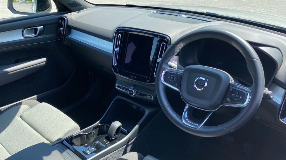 Volvo XC40 2.0 B3P Plus Dark 5dr Auto Petrol Estate - Image 4