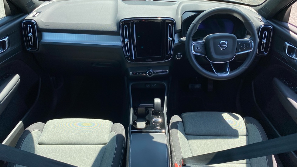 Volvo XC40 2.0 B3P Plus Dark 5dr Auto Petrol Estate - Image 5