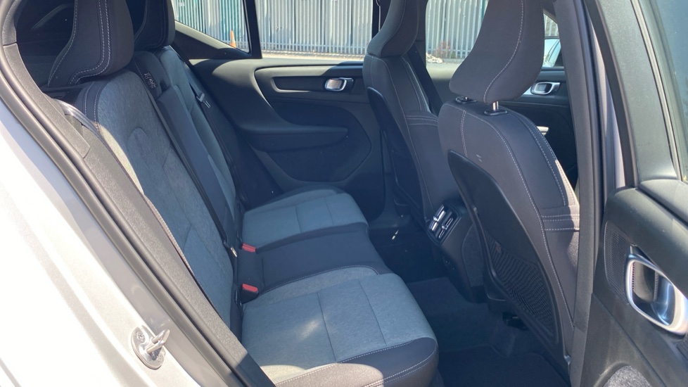Volvo XC40 2.0 B3P Plus Dark 5dr Auto Petrol Estate - Image 6