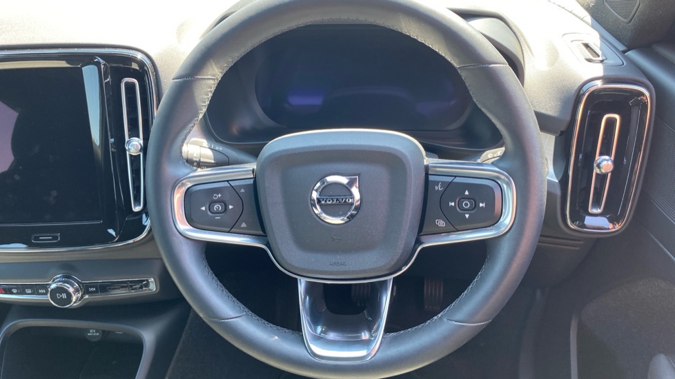 Volvo XC40 2.0 B3P Plus Dark 5dr Auto Petrol Estate - Image 10