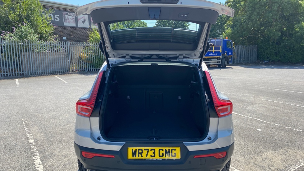 Volvo XC40 2.0 B3P Plus Dark 5dr Auto Petrol Estate - Image 13