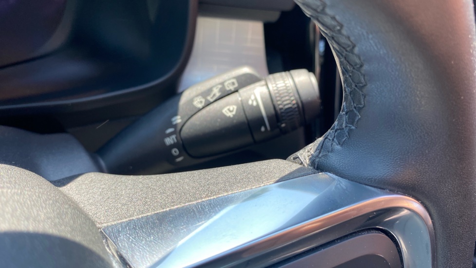 Volvo XC40 2.0 B3P Plus Dark 5dr Auto Petrol Estate - Image 23