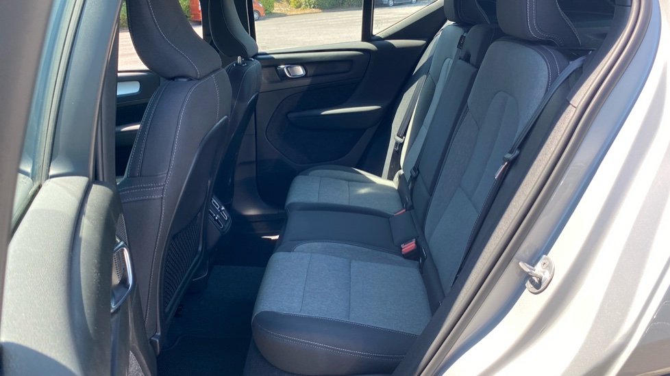 Volvo XC40 2.0 B3P Plus Dark 5dr Auto Petrol Estate - Image 33