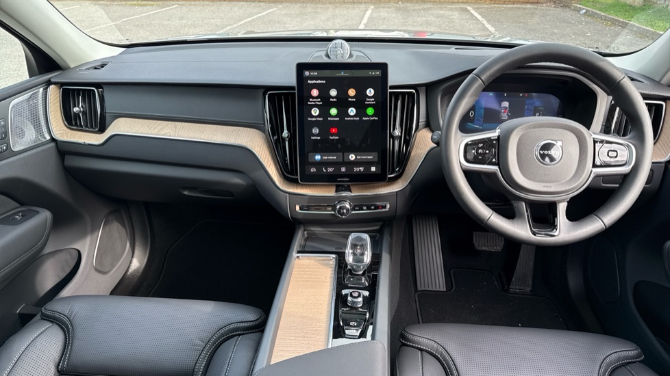 Volvo XC60 2.0 T8 [455] PHEV Ultra Dark 5dr AWD Geartronic Estate - Image 5