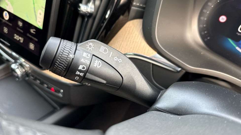 Volvo XC60 2.0 T8 [455] PHEV Ultra Dark 5dr AWD Geartronic Estate - Image 18