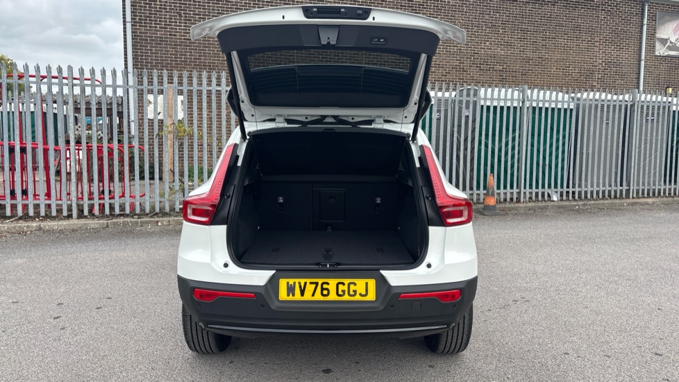 Volvo XC40 2.0 B4P Plus Pro Dark 5dr Auto Petrol Estate - Image 13