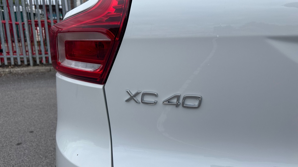 Volvo XC40 2.0 B4P Plus Pro Dark 5dr Auto Petrol Estate - Image 37