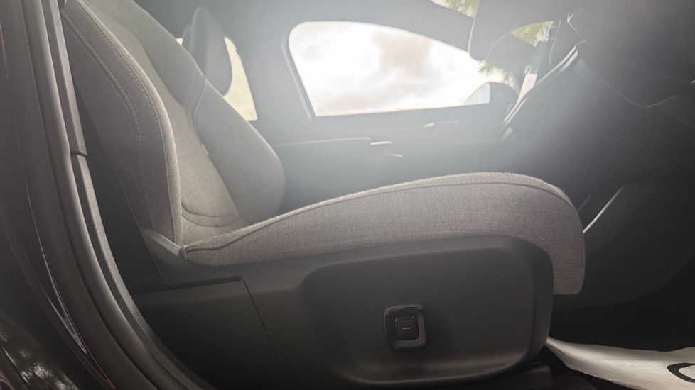 Volvo EX30 315kW P8 Ultra 69kWh 5dr AWD Auto Electric Estate - Image 28