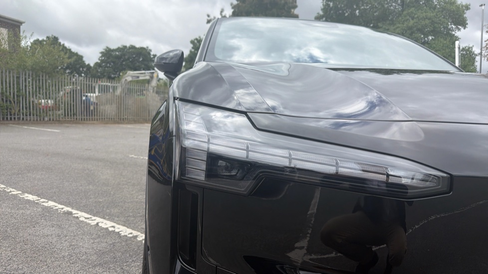 Volvo EX30 315kW P8 Ultra 69kWh 5dr AWD Auto Electric Estate - Image 35