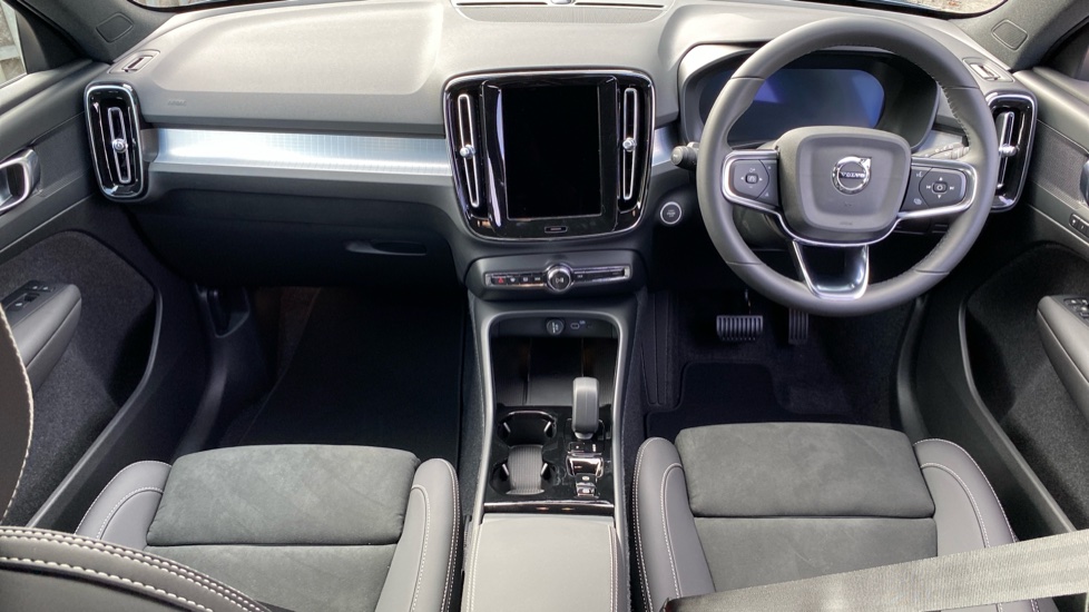 Volvo XC40 2.0 B3P Plus Dark 5dr Auto Petrol Estate - Image 5