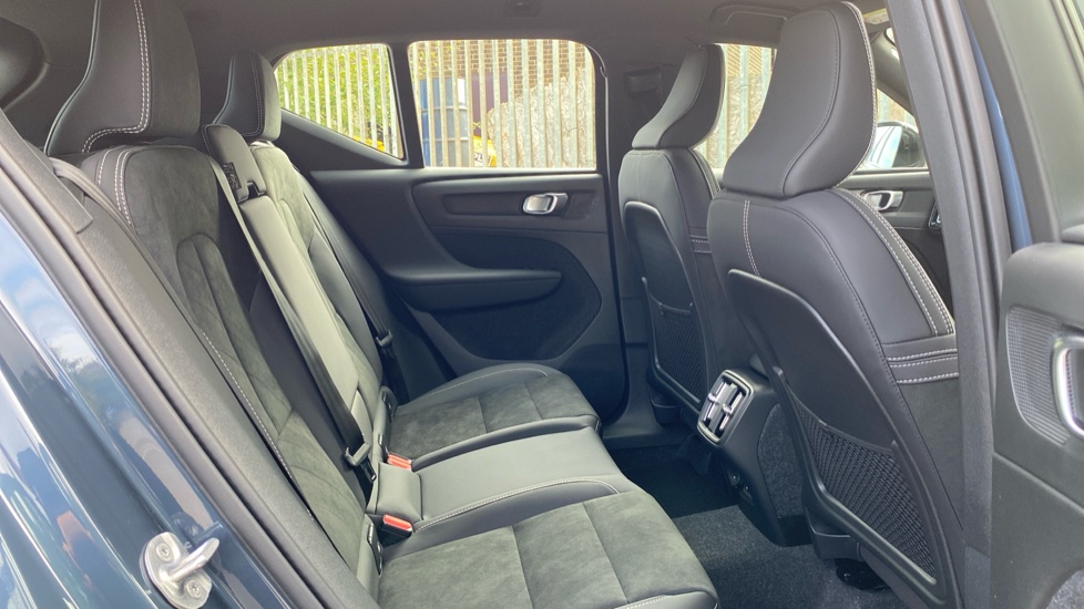 Volvo XC40 2.0 B3P Plus Dark 5dr Auto Petrol Estate - Image 6
