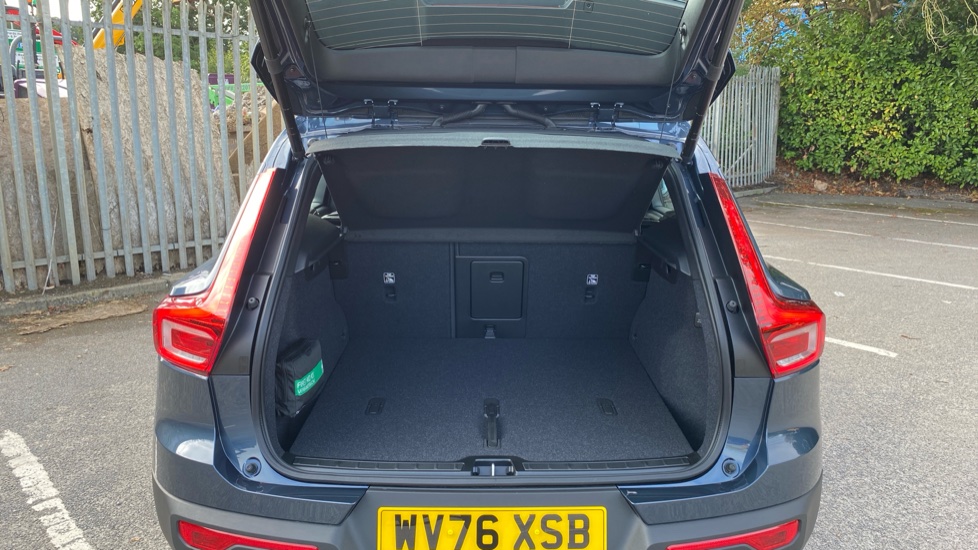 Volvo XC40 2.0 B3P Plus Dark 5dr Auto Petrol Estate - Image 13