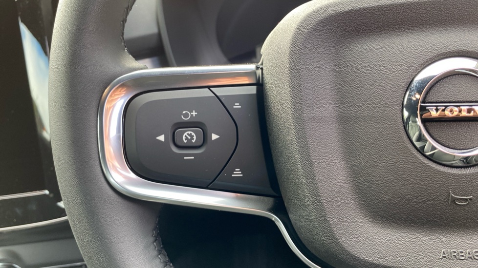 Volvo XC40 2.0 B3P Plus Dark 5dr Auto Petrol Estate - Image 24