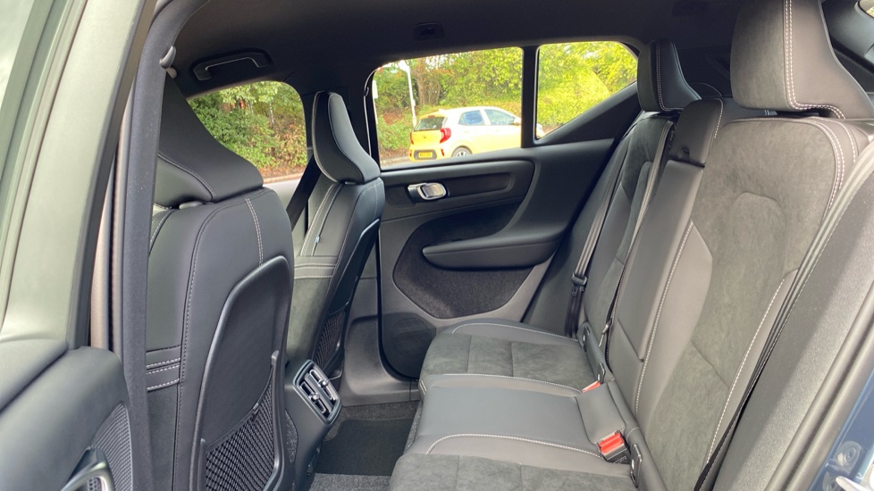 Volvo XC40 2.0 B3P Plus Dark 5dr Auto Petrol Estate - Image 36