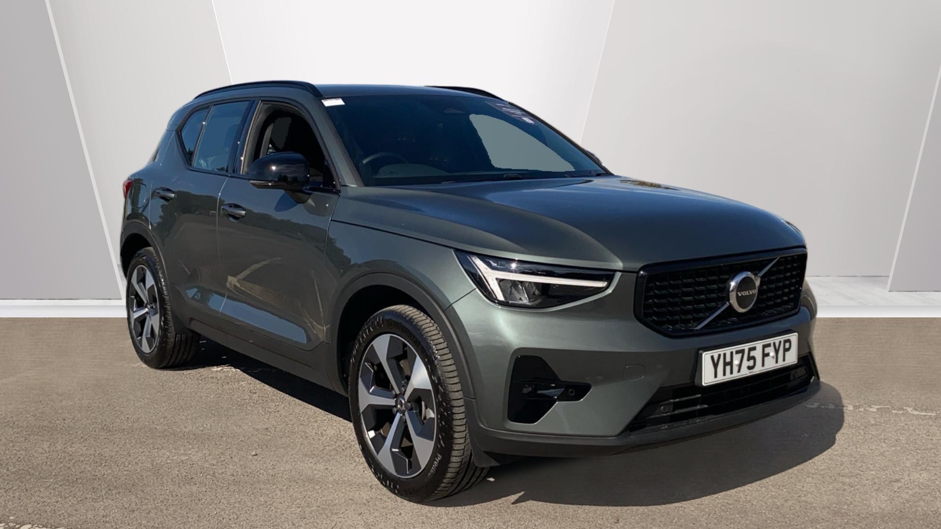 Volvo XC40 listing photo