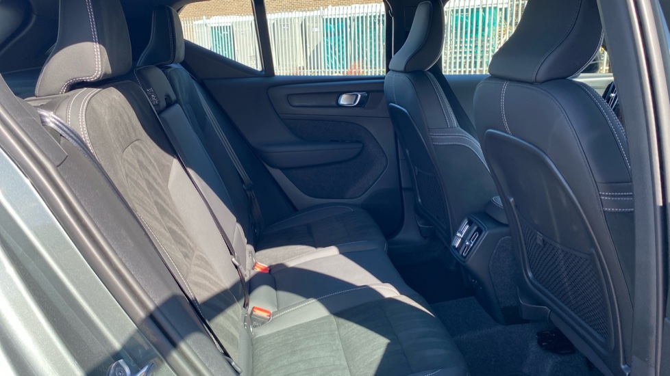 Volvo XC40 2.0 B4P Plus Dark 5dr Auto Petrol Estate - Image 6