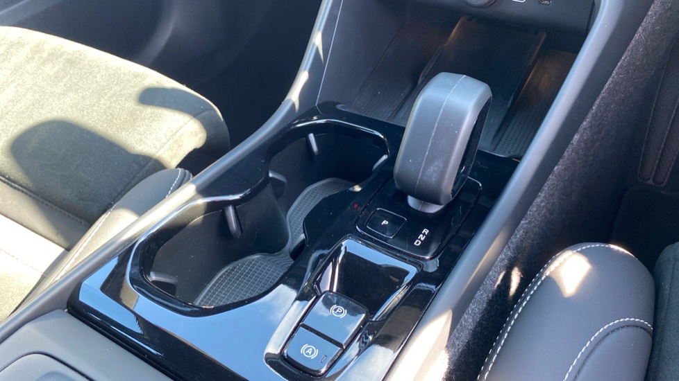 Volvo XC40 2.0 B4P Plus Dark 5dr Auto Petrol Estate - Image 26