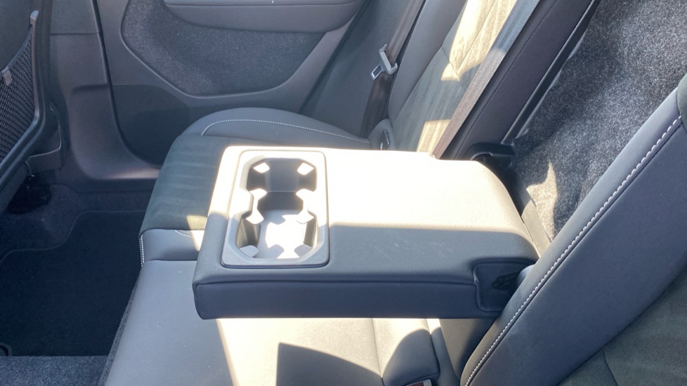 Volvo XC40 2.0 B4P Plus Dark 5dr Auto Petrol Estate - Image 34