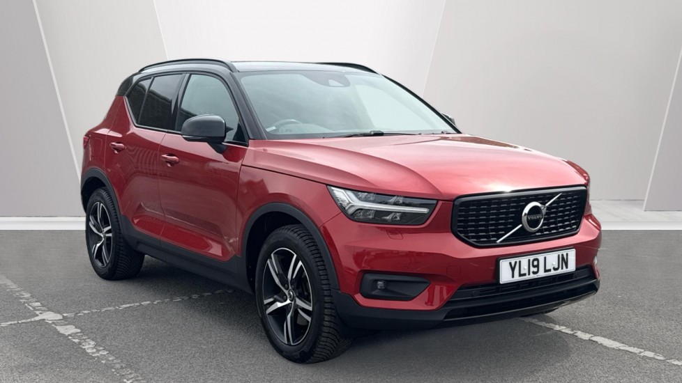 Volvo XC40 2.0 T4 R DESIGN 5dr AWD Geartronic Petrol Estate - Image 1