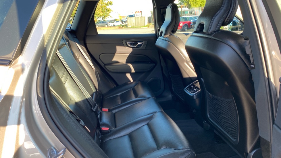 Volvo XC60 2.0 B4P Plus Dark 5dr Geartronic Petrol Estate - Image 6
