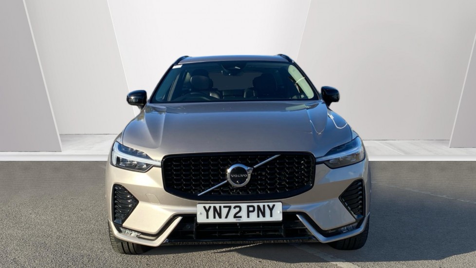 Volvo XC60 2.0 B4P Plus Dark 5dr Geartronic Petrol Estate - Image 8