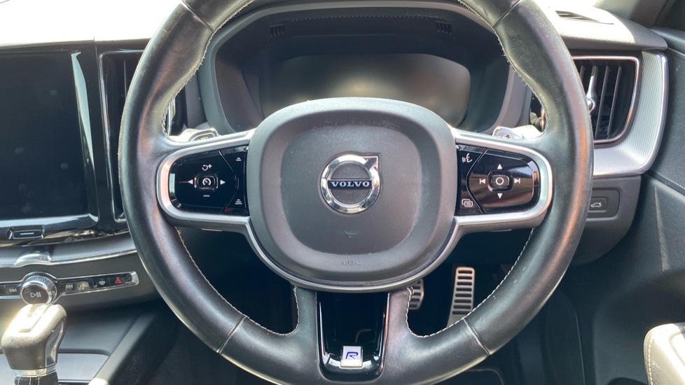 Volvo XC60 2.0 T5 [250] R DESIGN 5dr AWD Geartronic Petrol Estate - Image 10