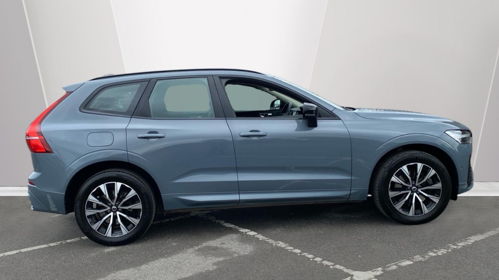 Volvo XC60 2.0 B4D Plus Dark 5dr AWD Geartronic Diesel Estate - Image 3