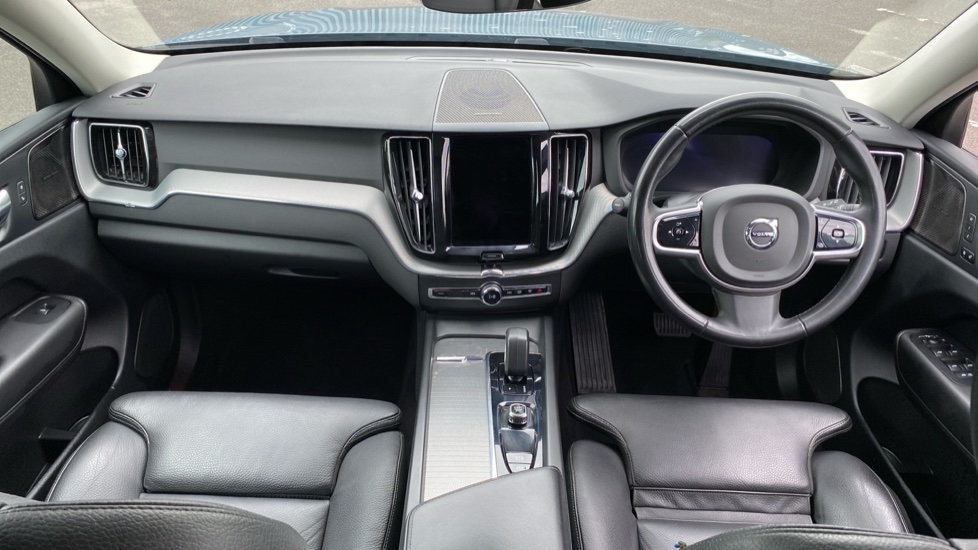 Volvo XC60 2.0 B4D Plus Dark 5dr AWD Geartronic Diesel Estate - Image 5