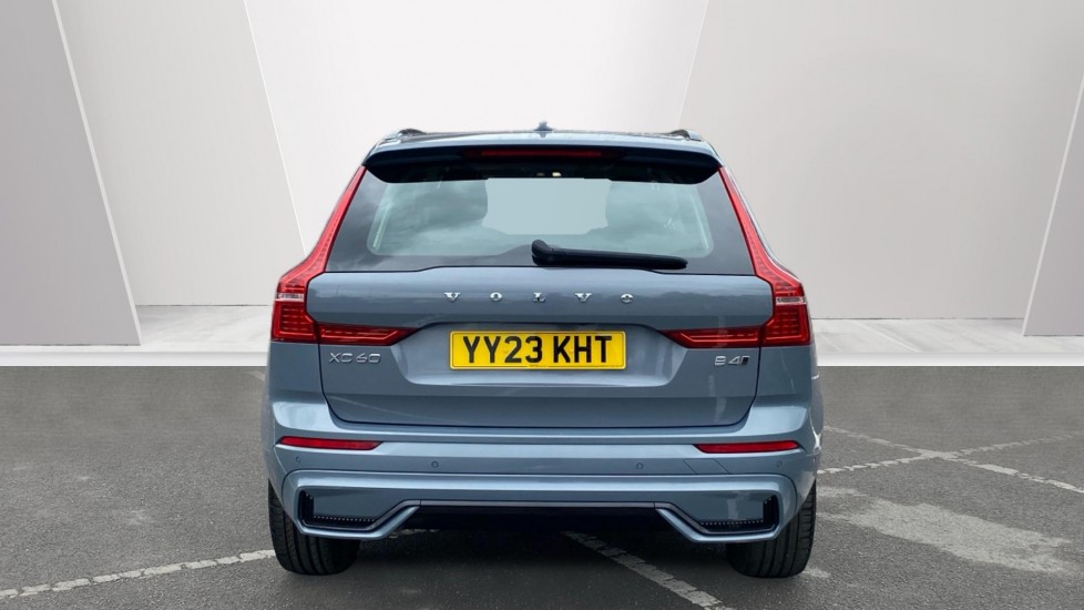 Volvo XC60 2.0 B4D Plus Dark 5dr AWD Geartronic Diesel Estate - Image 7