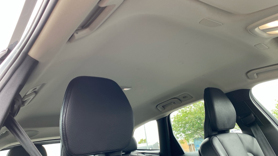 Volvo XC60 2.0 B4D Plus Dark 5dr AWD Geartronic Diesel Estate - Image 32