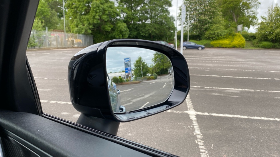 Volvo XC60 2.0 B4D Plus Dark 5dr AWD Geartronic Diesel Estate - Image 33