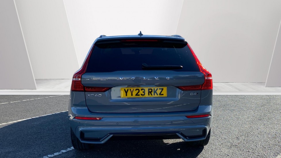 Volvo XC60 2.0 B4D Plus Dark 5dr AWD Geartronic Diesel Estate - Image 7