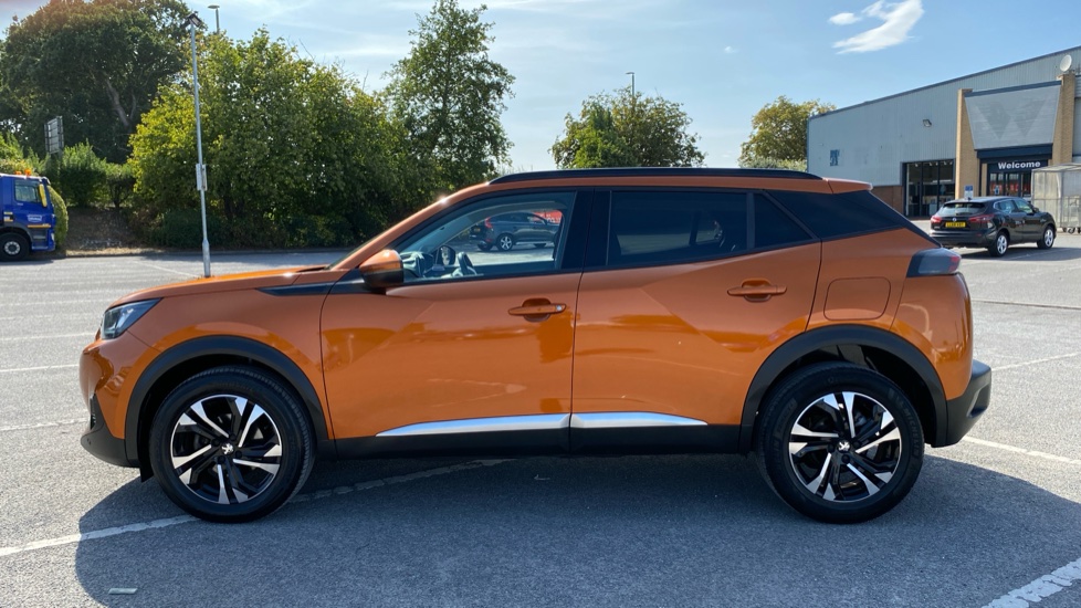 Peugeot 2008 1.2 PureTech Allure Premium 5dr Petrol Estate - Image 8