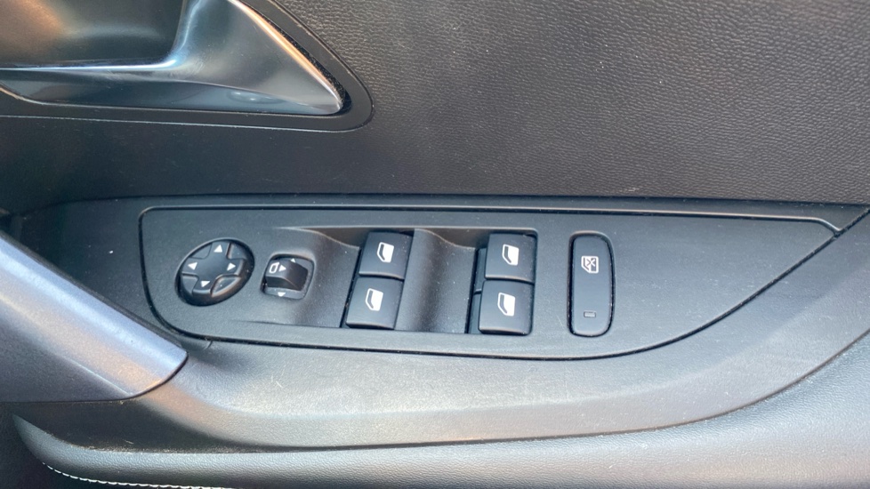 Peugeot 2008 1.2 PureTech Allure Premium 5dr Petrol Estate - Image 26
